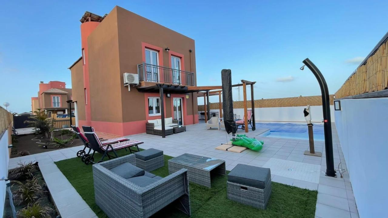 Villa Marie Agradable Y Tranquila Maison Con Piscina คอร์ราเลโฮ ภายนอก รูปภาพ